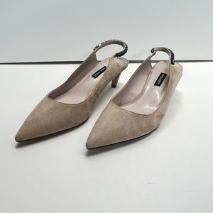 Lightly Used Women’s heels Nude with Gem Strap 9.5